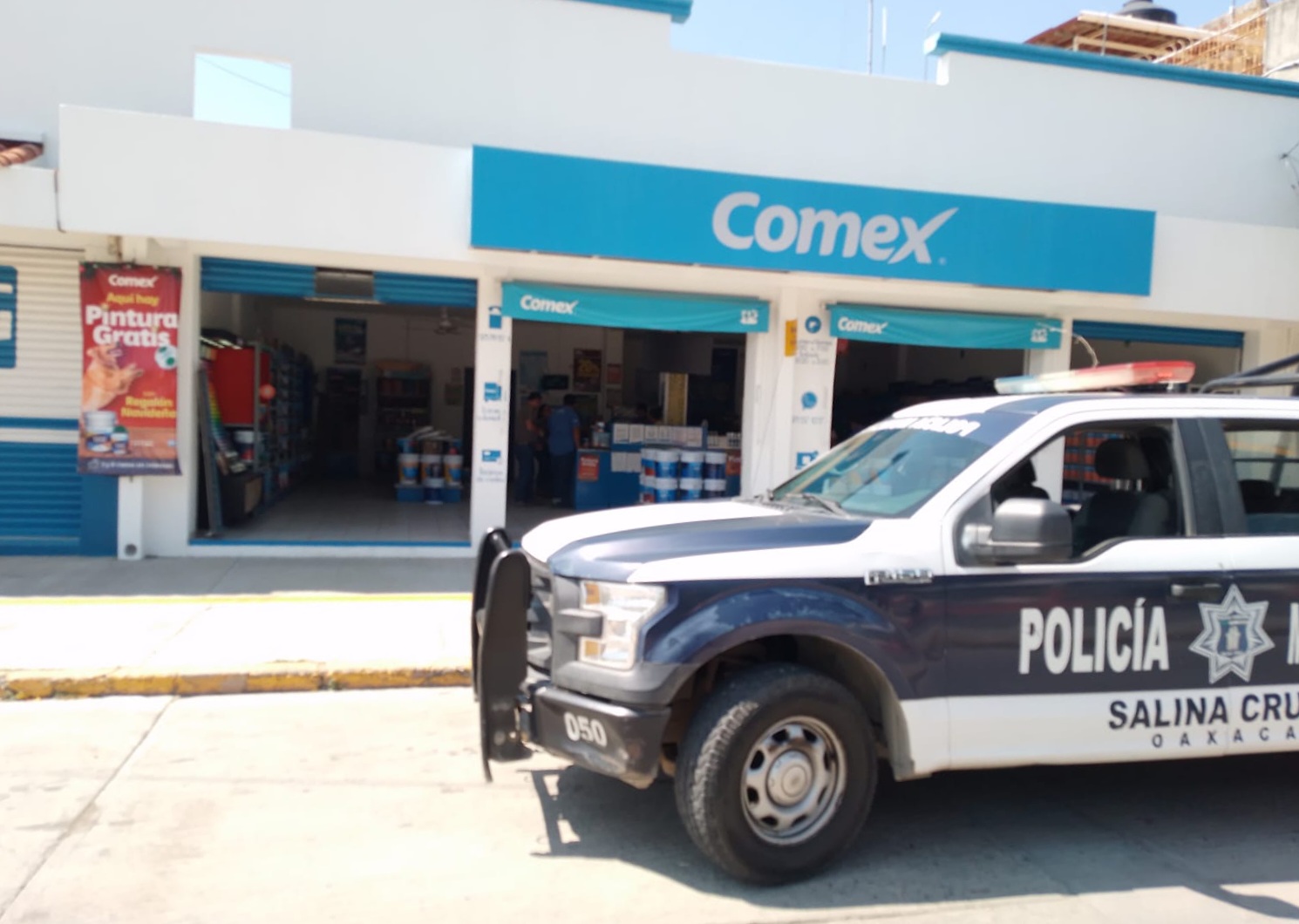 Violento asalto a tienda de pinturas en pleno Centro de Salina Cruz | NVI  Istmo