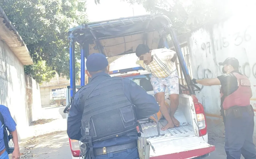 Sujeto detenido por la policía