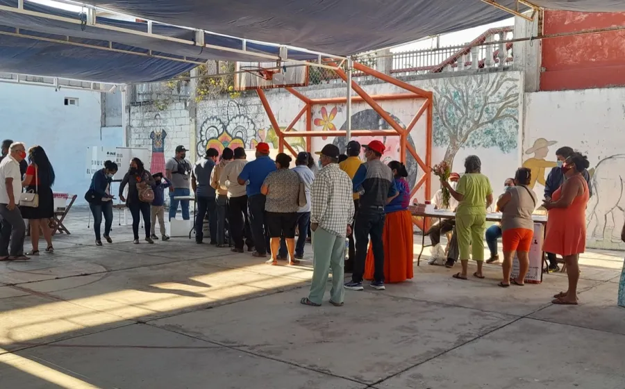 gente-votando 