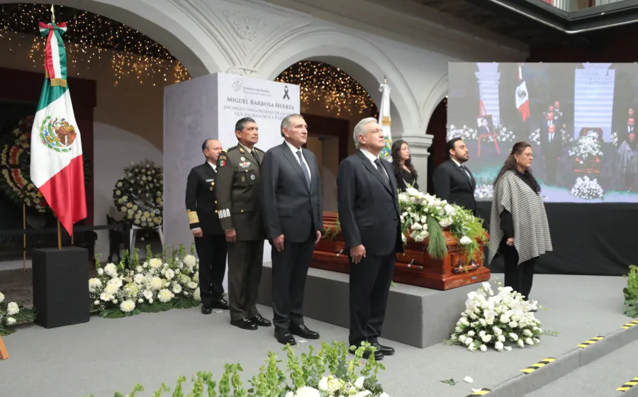 amlo_homenaje_barbosa