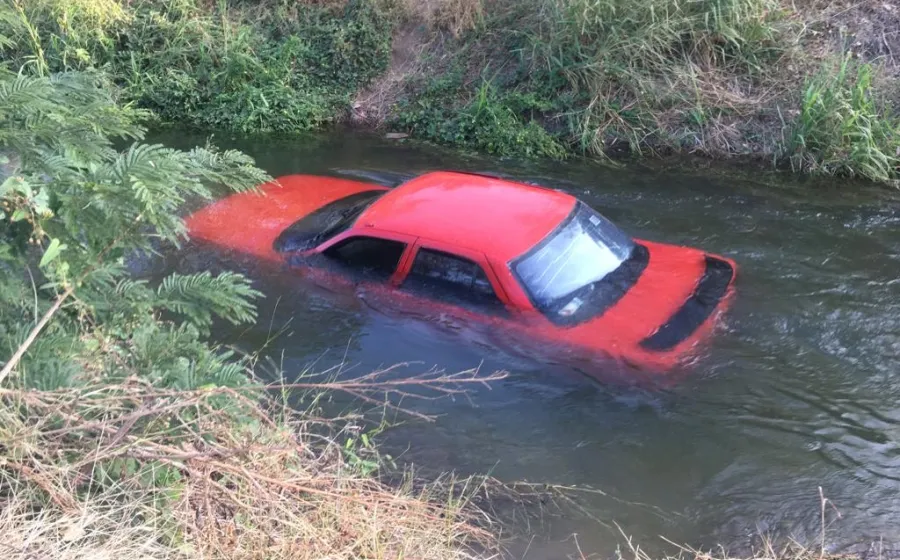 auto_canal_riego