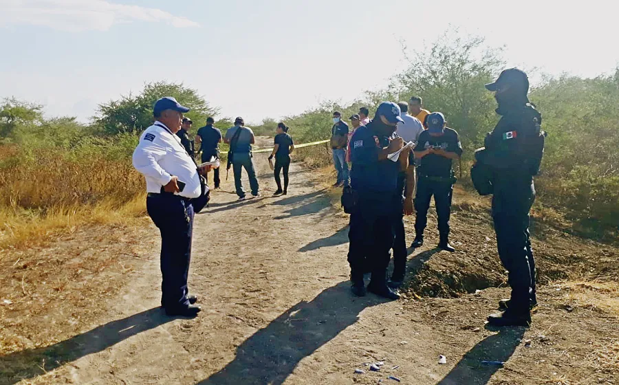 policias_ivestigan_crimen