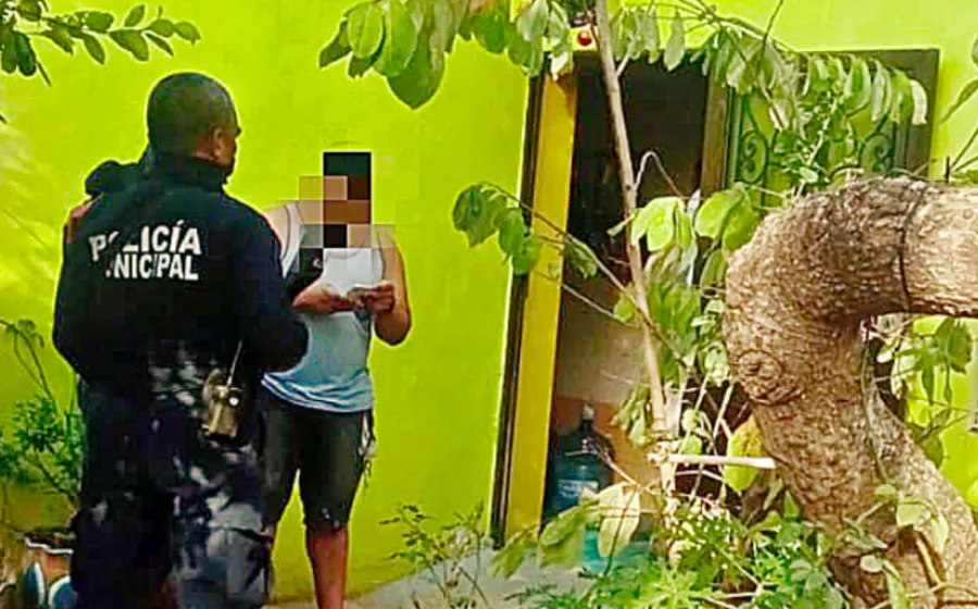 Policía y víctima en Juchitán