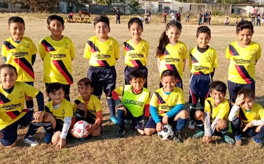 equipo-niños-futbol 