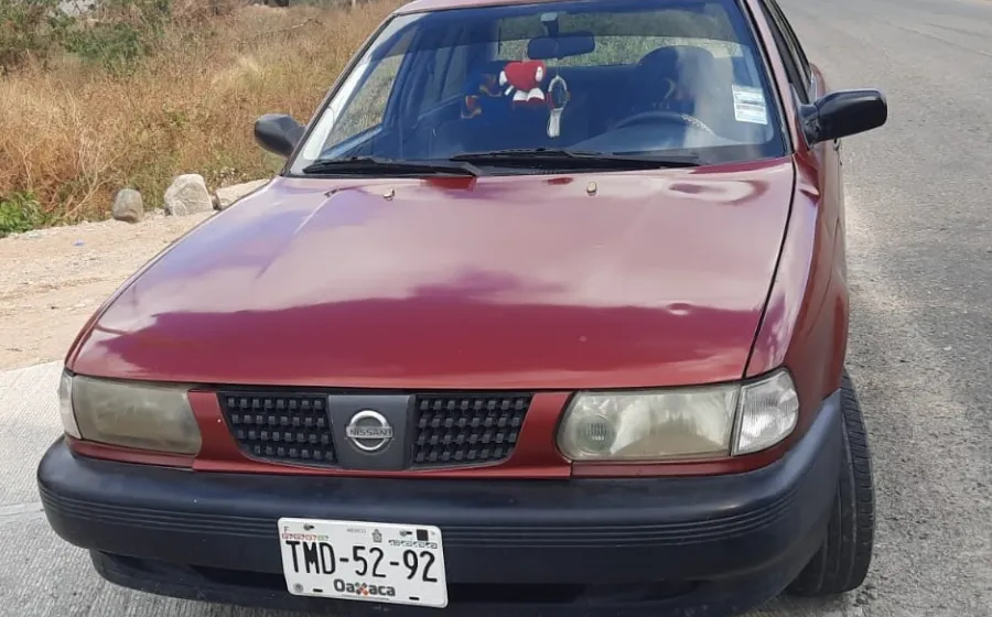 vehiculo-tsuru-rojo