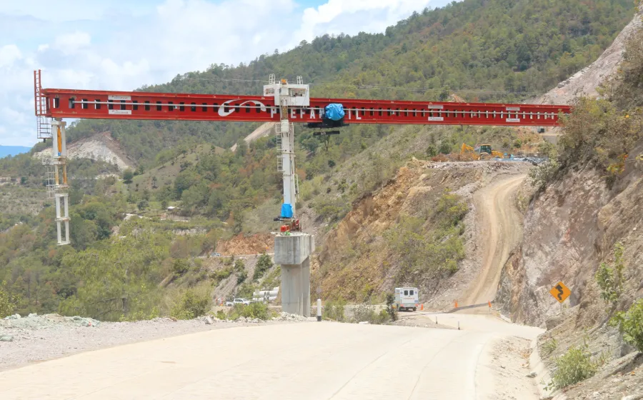 Estructura_en_tramo_del_istmo
