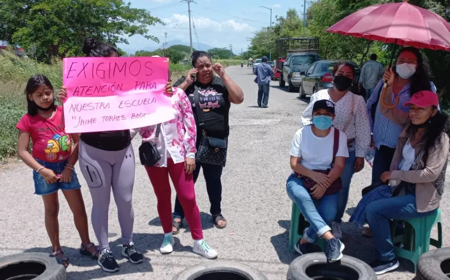 bloqueo_falta_de_escuelas 
