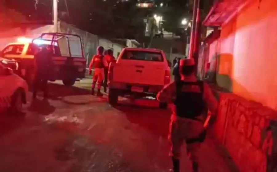 policia-acordonando-area