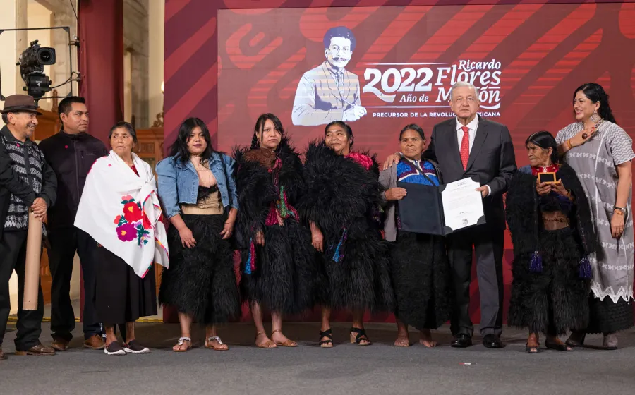amlo_premios_literatura