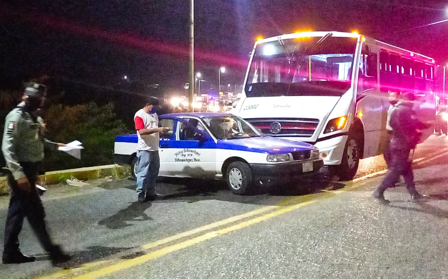 auto_arrastra_taxi
