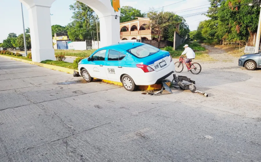 taxi_accidente_arco