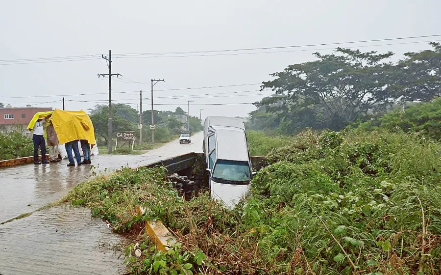 auto_canal_de_riego