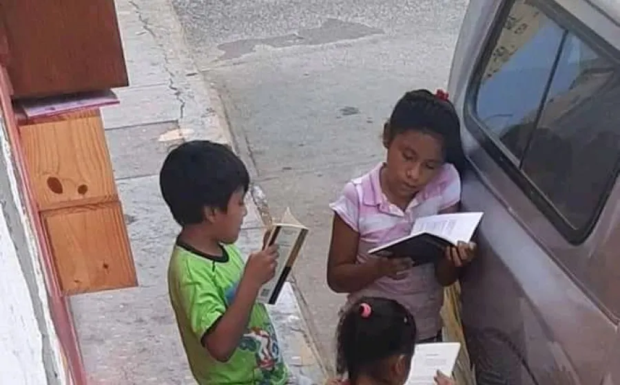 biblioteca_callejera_juchi