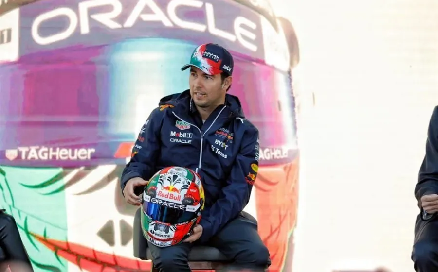 checo_casco