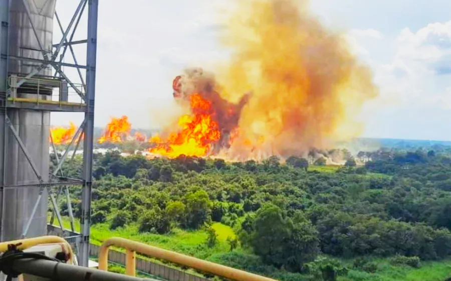 explosion_llamas