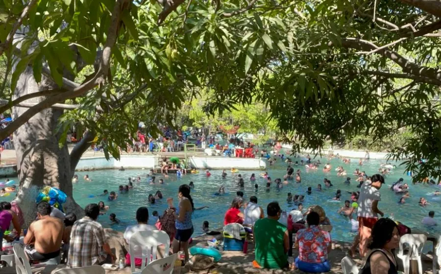 balneario_abarrotado