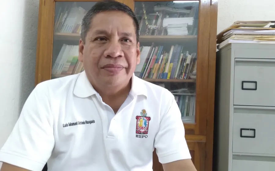 Luis Manuel Antonio Rasgado, supervisor escolar de la zona 132.