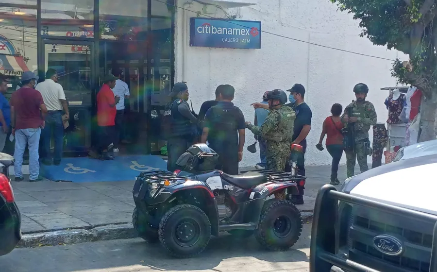 Cometen atraco a cuentahabiente al salir del banco en el Istmo