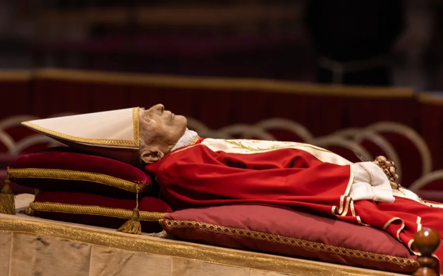 benedicto_funeral
