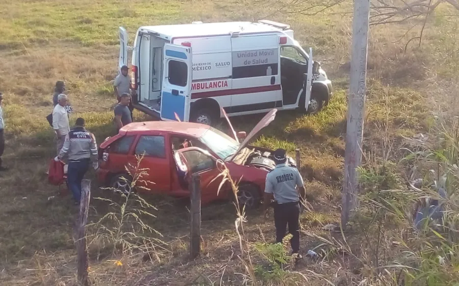 carro_accidente_asfalto