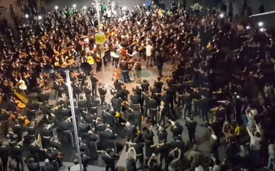 mariachis_garibaldi