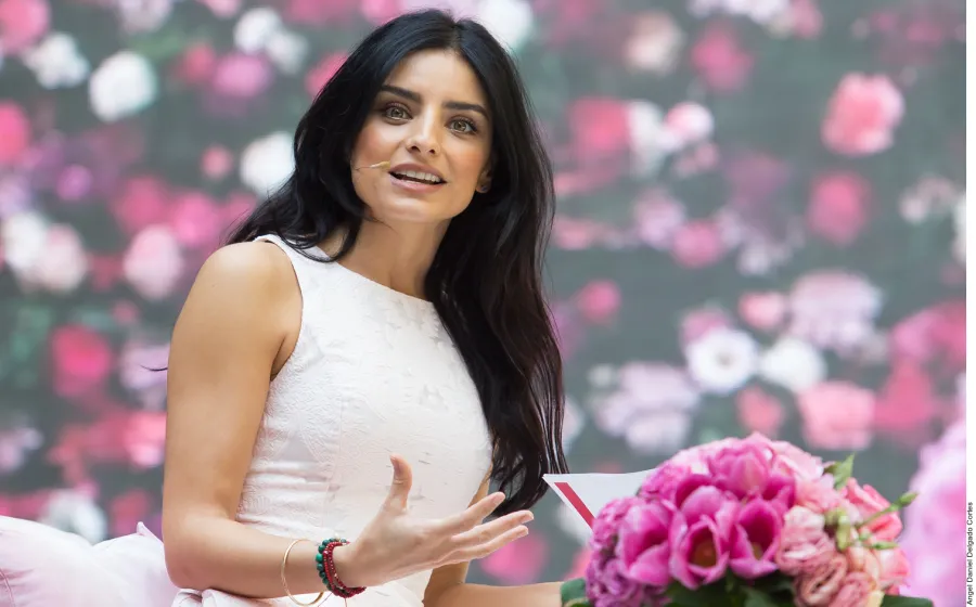 aislinn_ derbez 