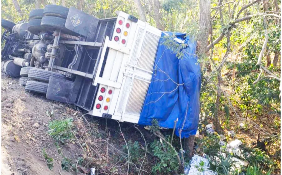 volcadura_camion_matias