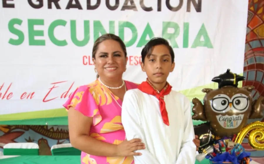 Jesús Ferra celebró su clausura rodeado de mucho cariño.