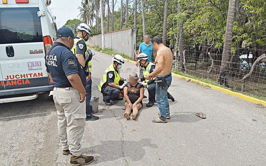 dama_atendida_por_paramedicos