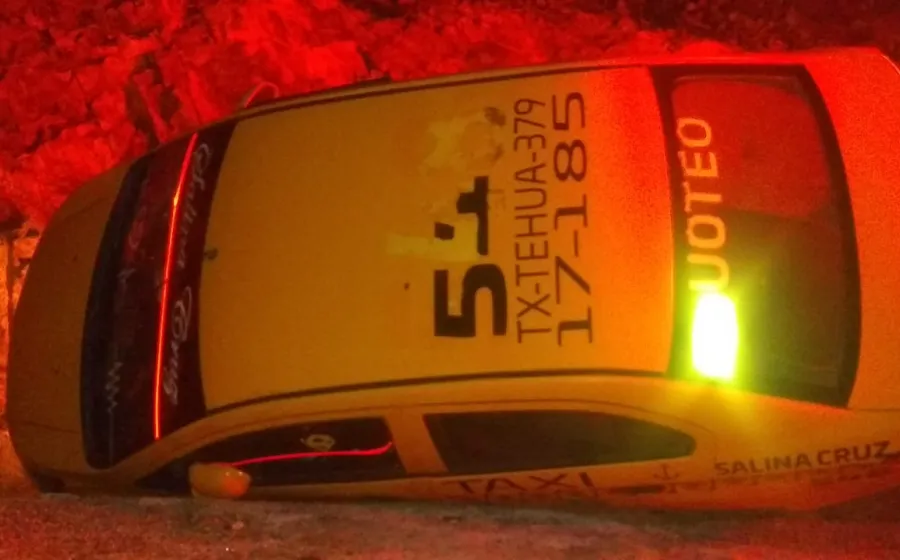 taxi_volcadura_faro