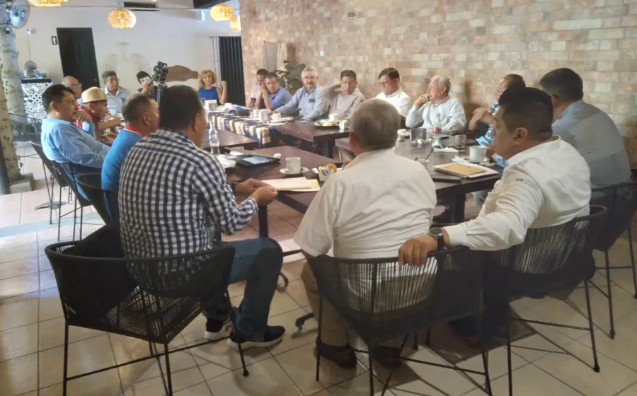 empresarios_istmenos