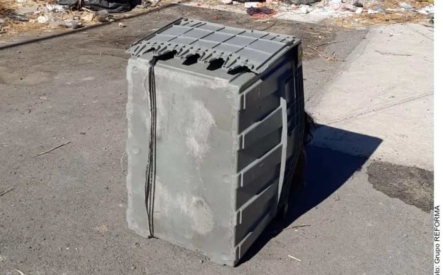 mujer_caja