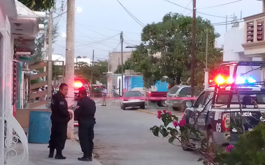 policias_acuden_al_fraccionamiento