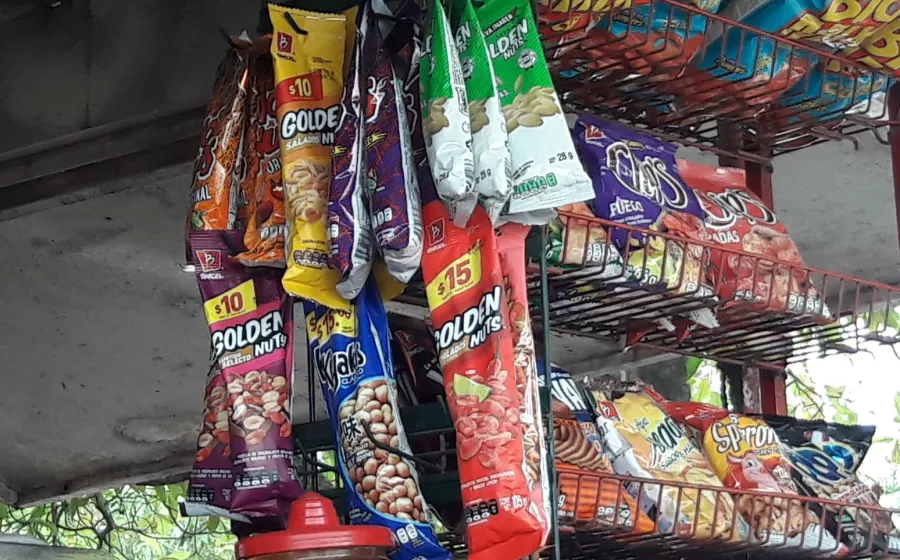 Las tienditas de la esquina son espacios tradicionales de los barrios y colonias.