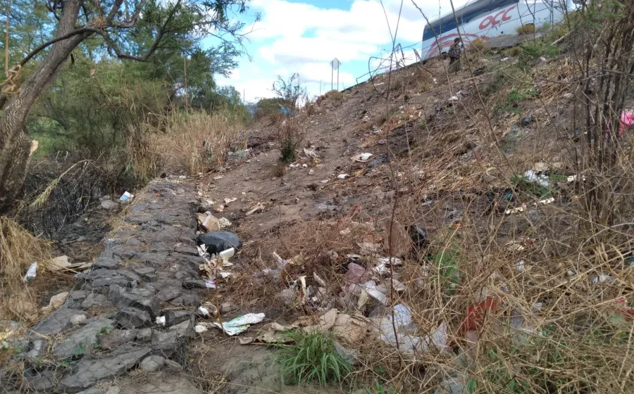En Tehuantepec, se ha vuelto común que cualquier espacio se convierta en tiradero. 
