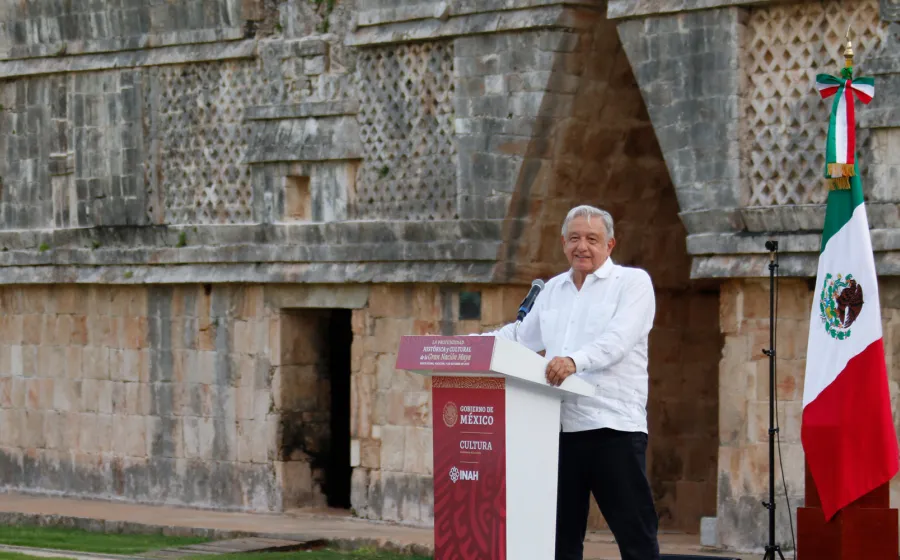 amlo_maya