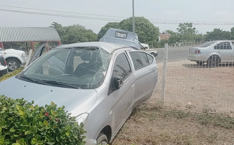 auto_choque_jardinera