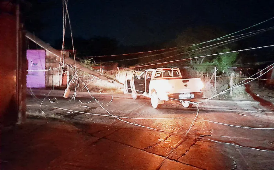 camioneta_cables_luz