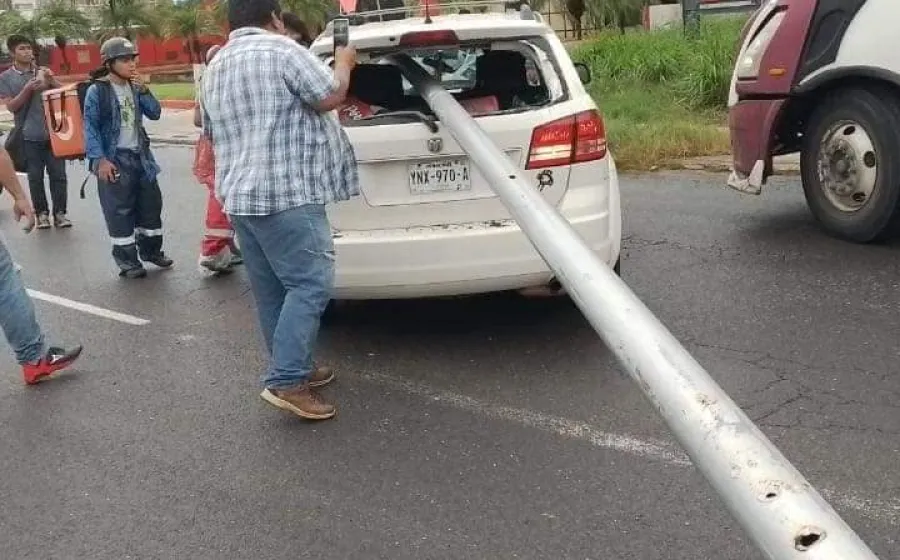 poste_atravesado