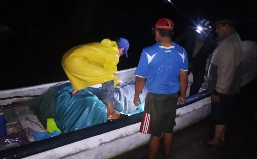 pescador_lancha