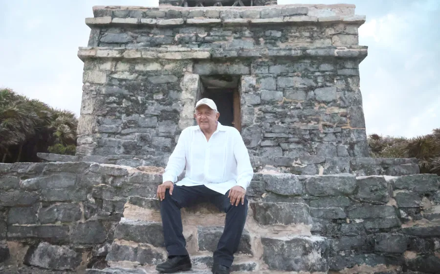 El presidente Andrés Manuel López Obrador visitó el Parque del Jaguar en Tulum. Foto: Redes Sociales