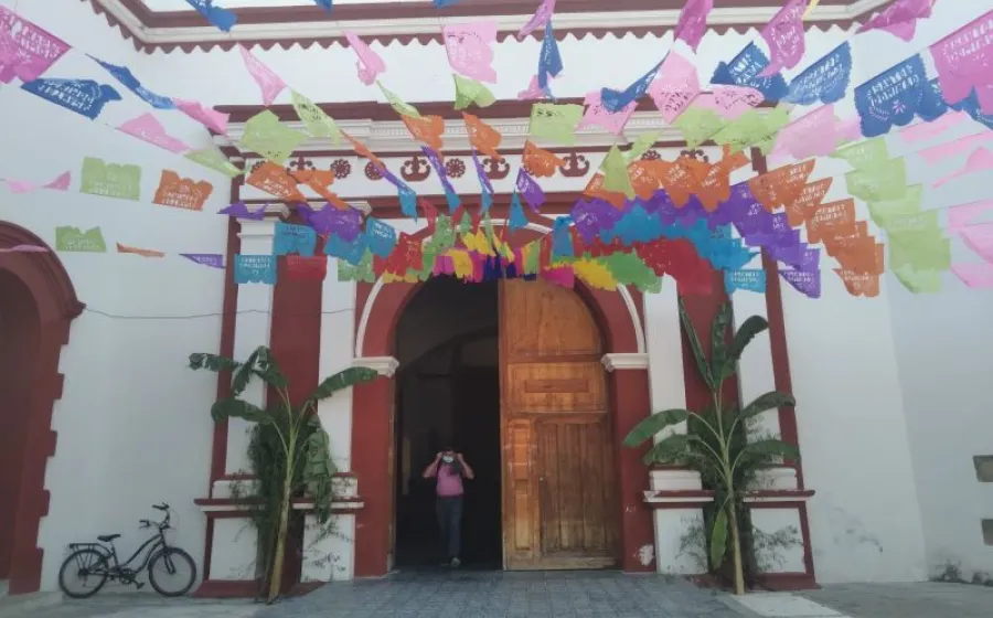 Todo listo para recibir a los devotos de Santa Elena de la Cruz. 