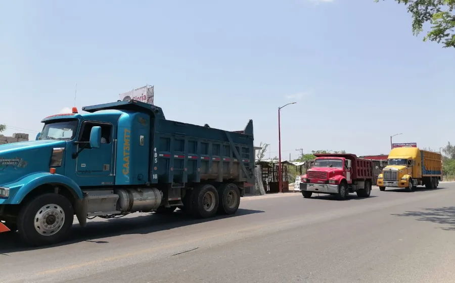Instalaron tres bloqueos sobre la carretera Panamericana para presionar al gobierno estatal. 