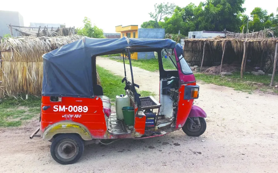  El hoy occiso conducía un mototaxi en el que sus familiares iban a bordo en el panteón.