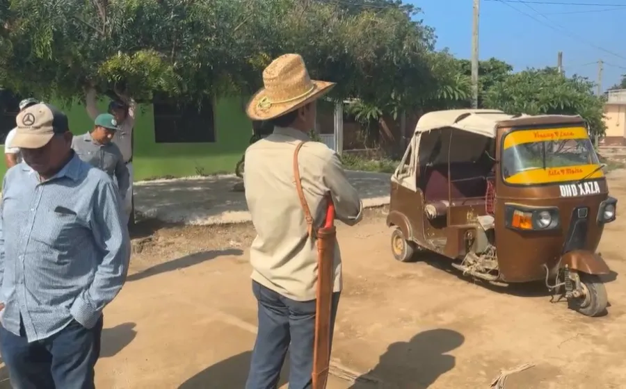 Los agricultores sostienen que los trabajos del ferrocarril les han causado afectaciones.