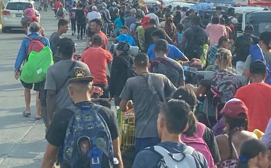 Se espera que este martes, el grupo de migrantes avance hacia Zanatepec.