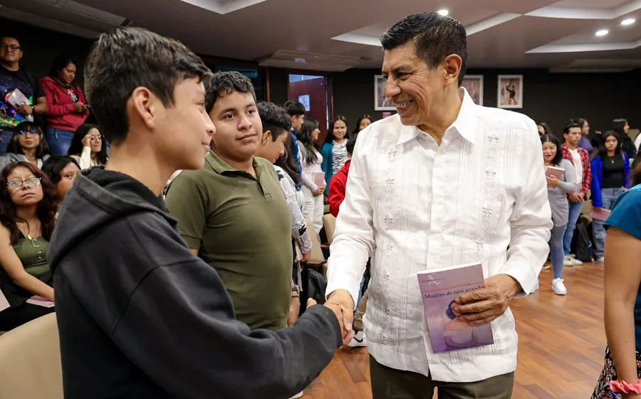 Durante este encuentro, se dio lectura a la obra “Mujeres de ojos grandes” de la escritora mexicana Ángeles Mastretta.