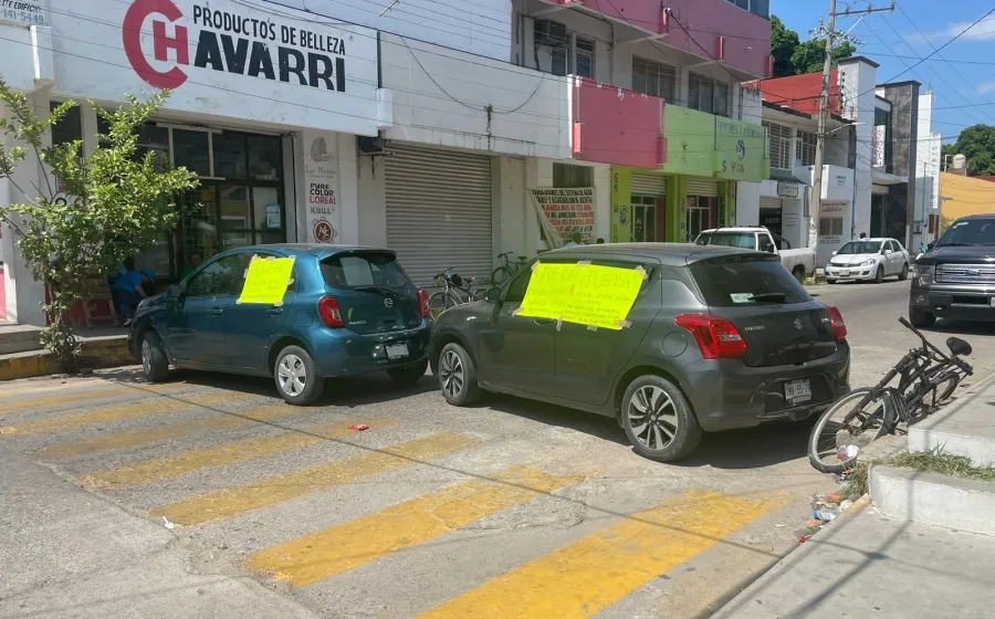 La protesta ha incluido cierre de vialidades, lo que ha irritado a la ciudadanía. 