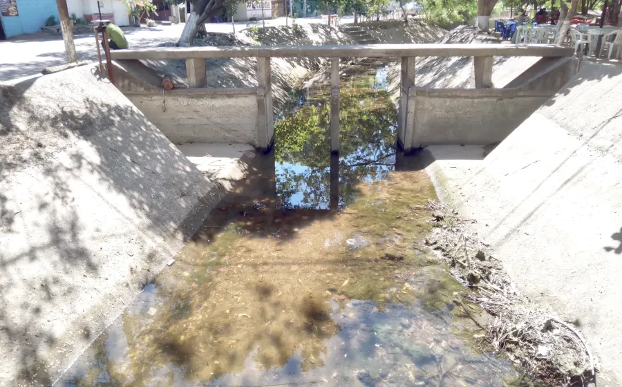 canal_de_riego_seco