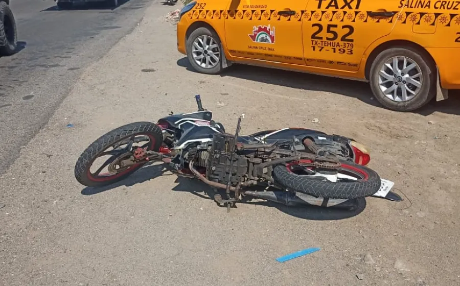 taxista_arrolla_moto